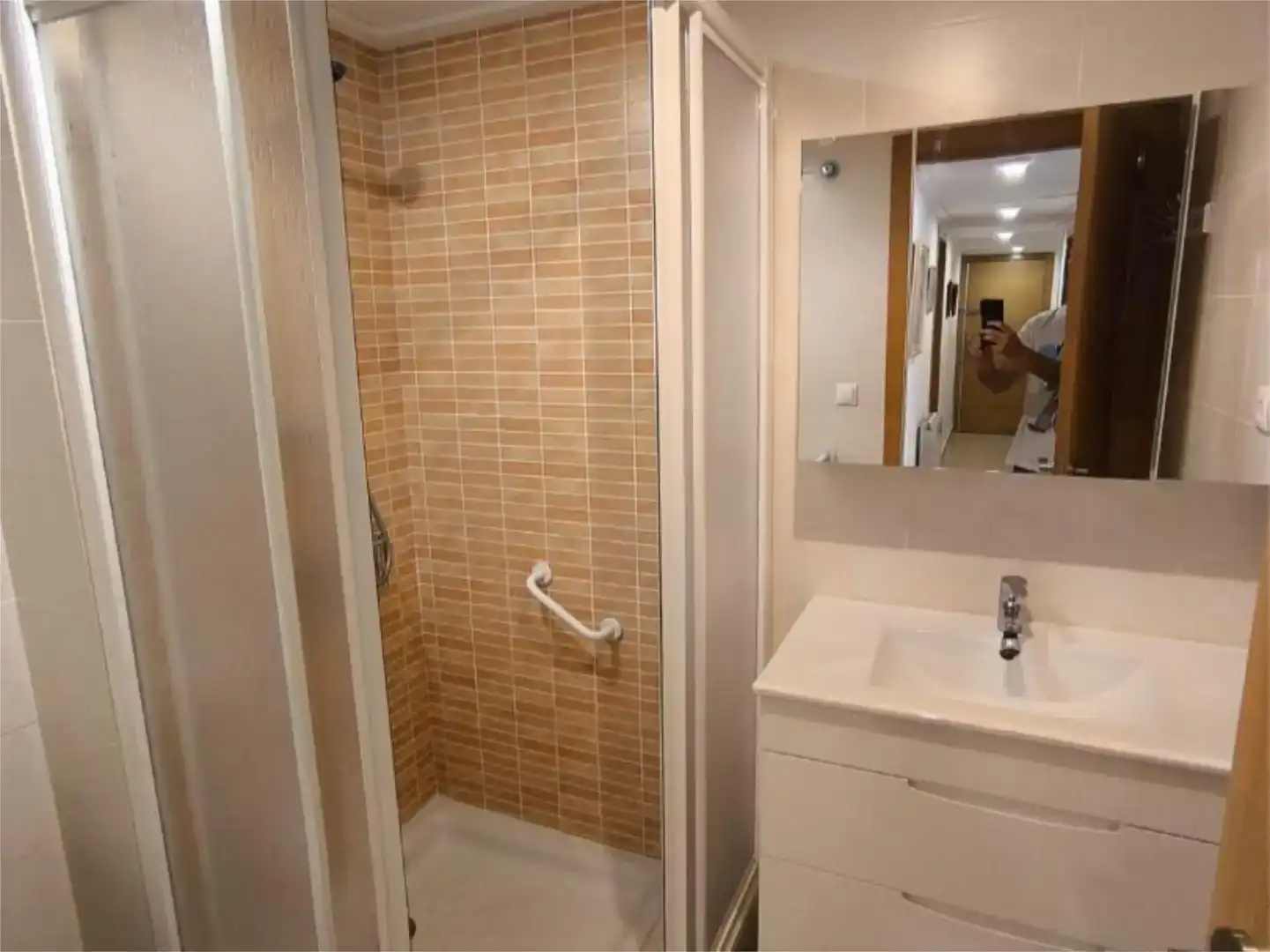 Badezimmer von Wohnung zum Verkauf in Onil mit Balkon