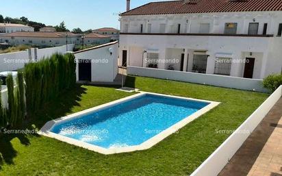 Piscina de Casa adosada en venda en Aracena amb Moblat i Piscina comunitària