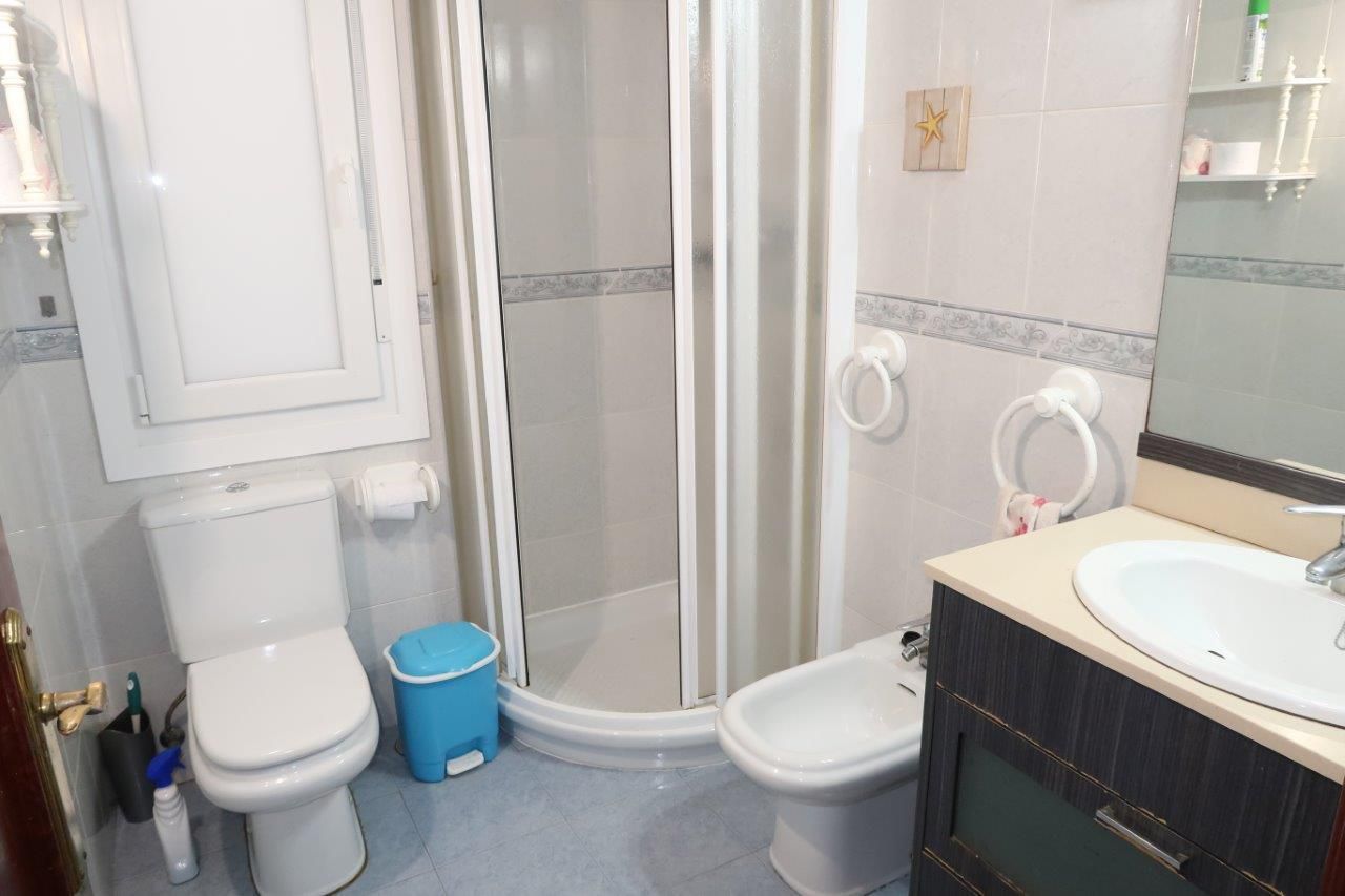 Bathroom of Flat to rent in A Coruña Capital   with Parquet flooring, Terrace and Furnished