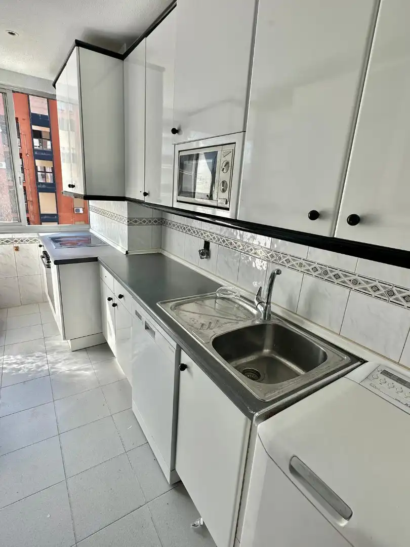 Küche von Wohnung zur untervermieten in Madrid mit Heizung, Möbliert und Ofen