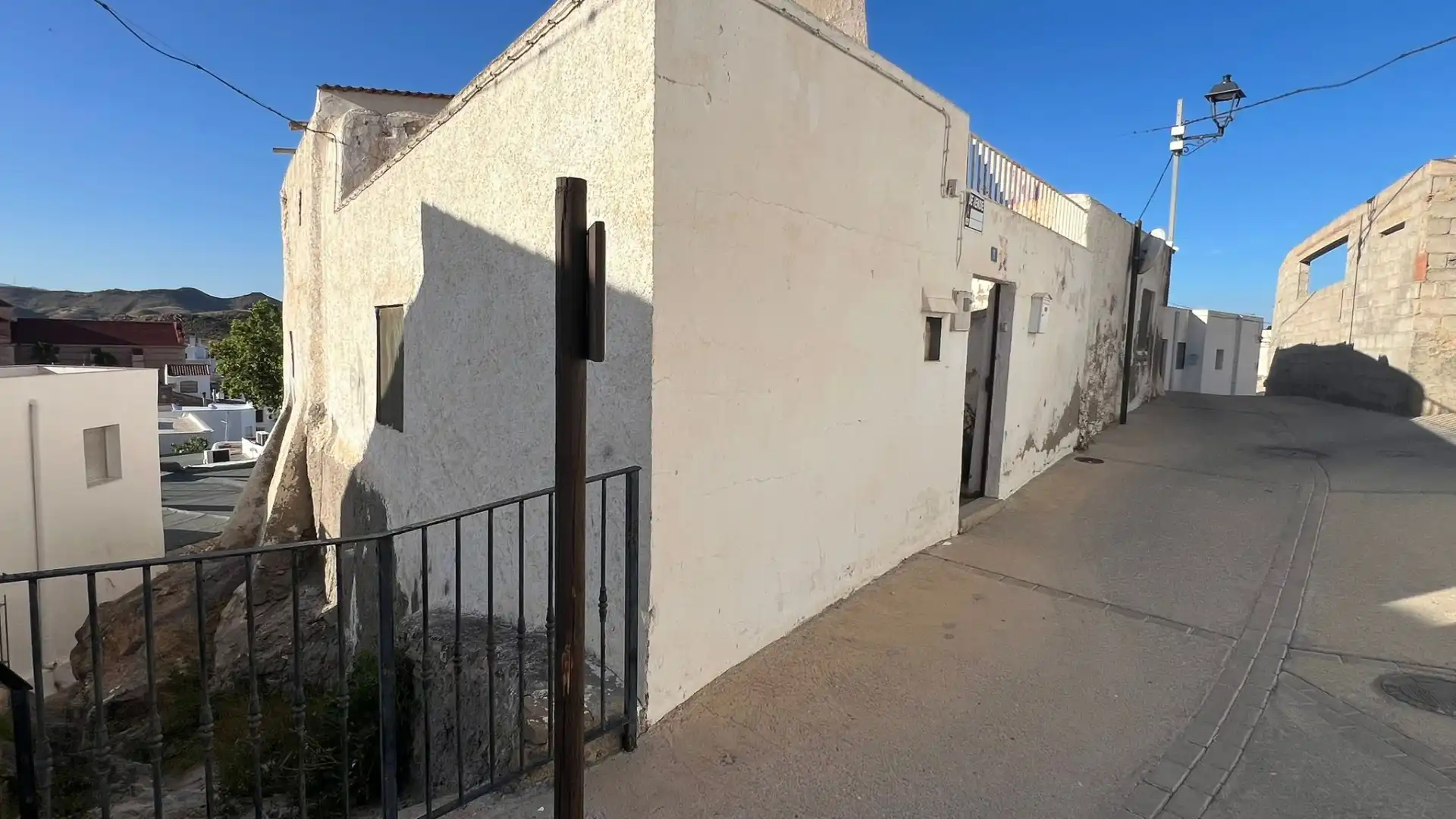 Vista exterior de Finca rústica en venda en Lucainena de las Torres amb Terrassa