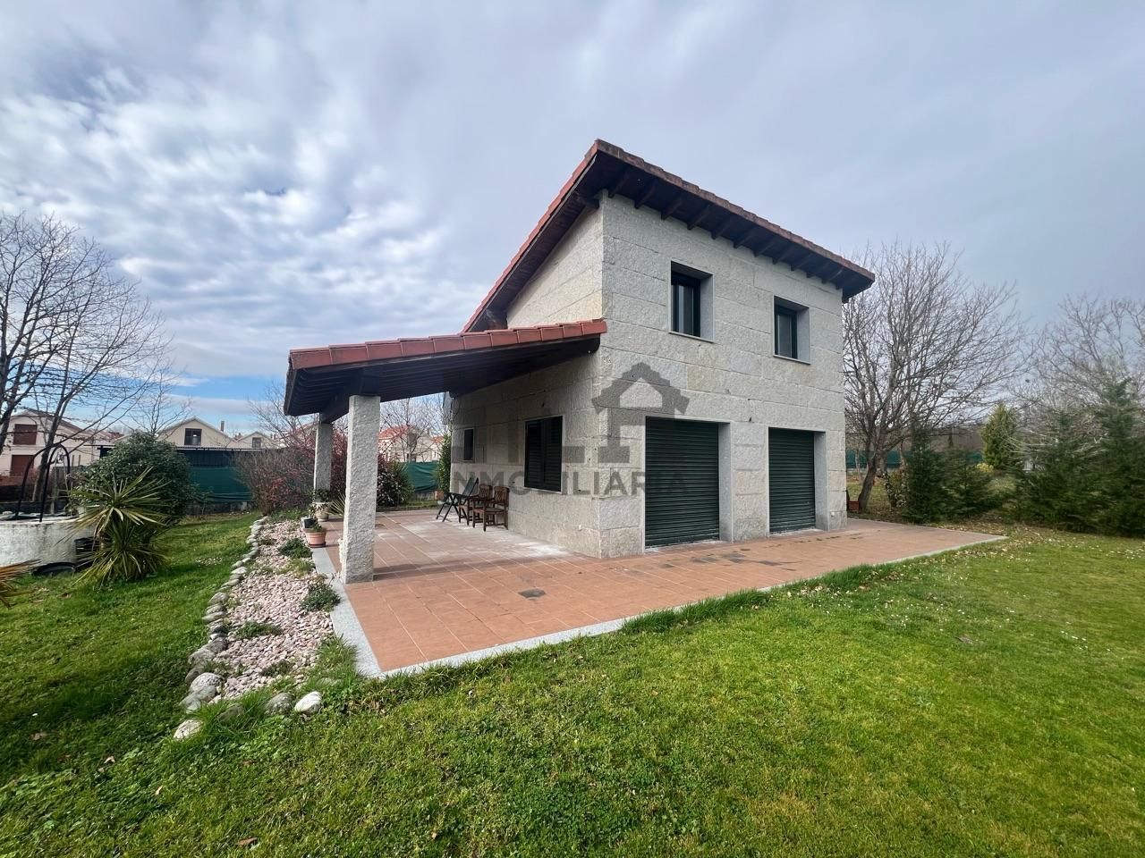 Vista exterior de Casa o xalet en venda en O Pereiro de Aguiar  amb Jardí privat