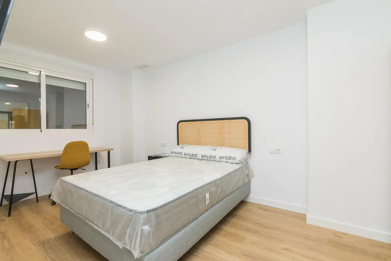 Room in Avenida JOAN CARLES I, 19, Centro