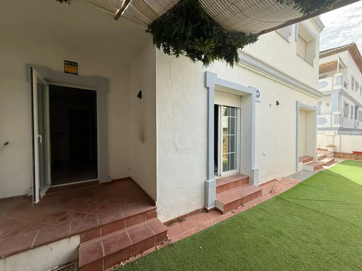 Vista exterior de Dúplex en venta en Marbella con Calefacción, Terraza y Piscina comunitaria