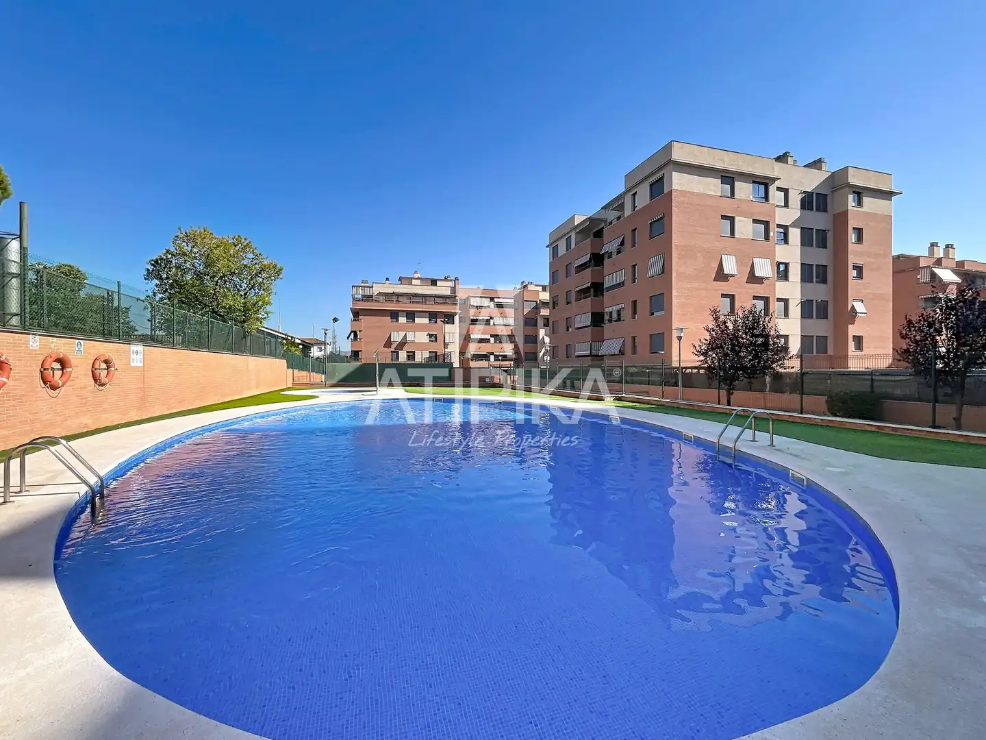 Piscina de Piso en venta en Sabadell con Aire acondicionado, Calefacción y Terraza