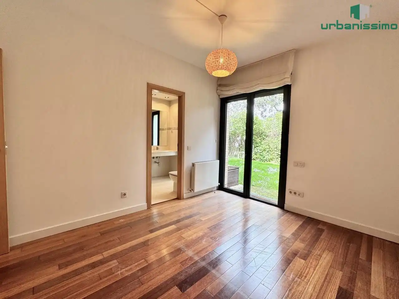Bedroom of Detached homes for sale in Madrid  with Air Conditioner, Heating and Private garden