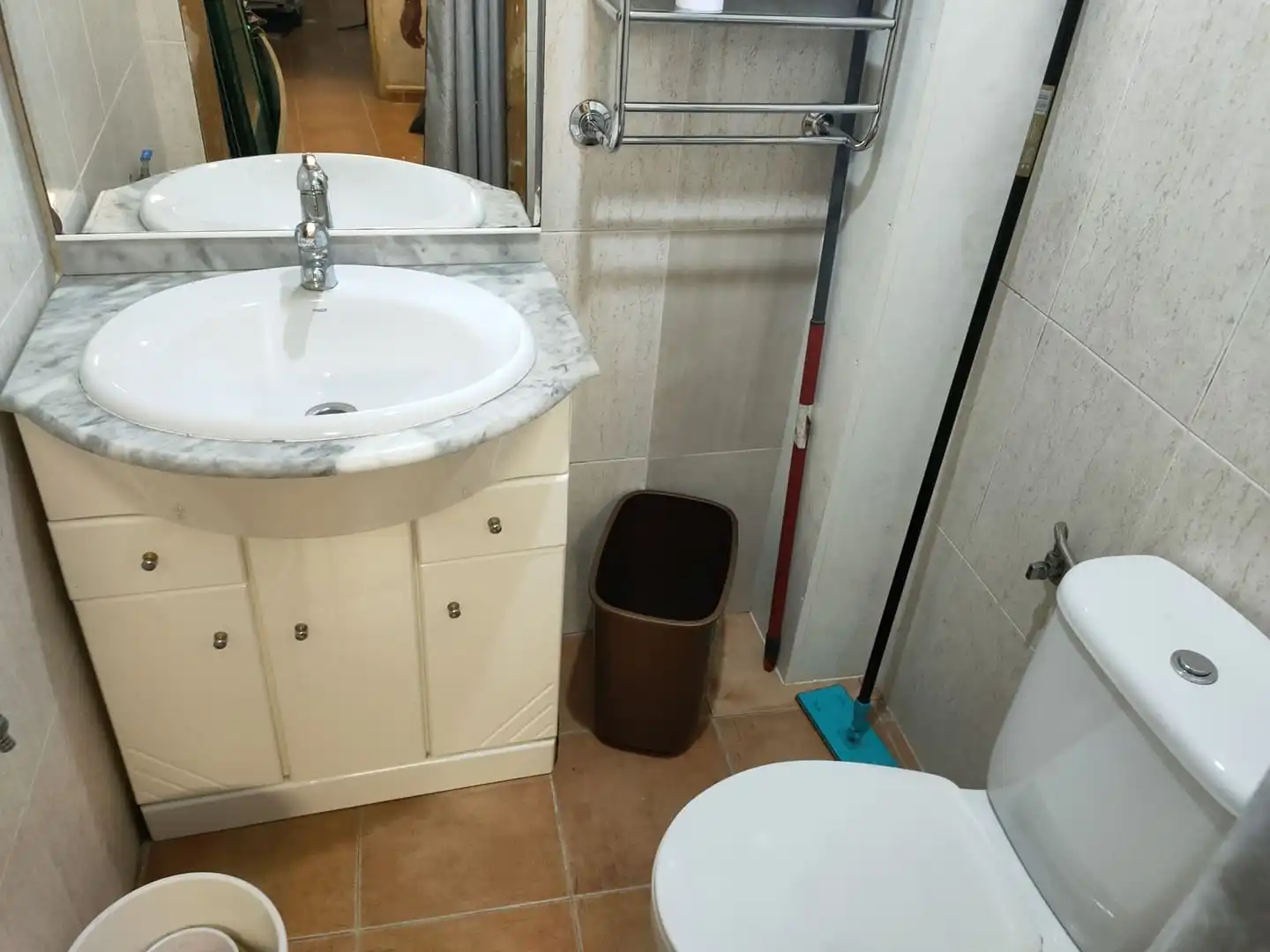 Badezimmer von Geschaftsraum zur Miete in Vilanova i la Geltrú