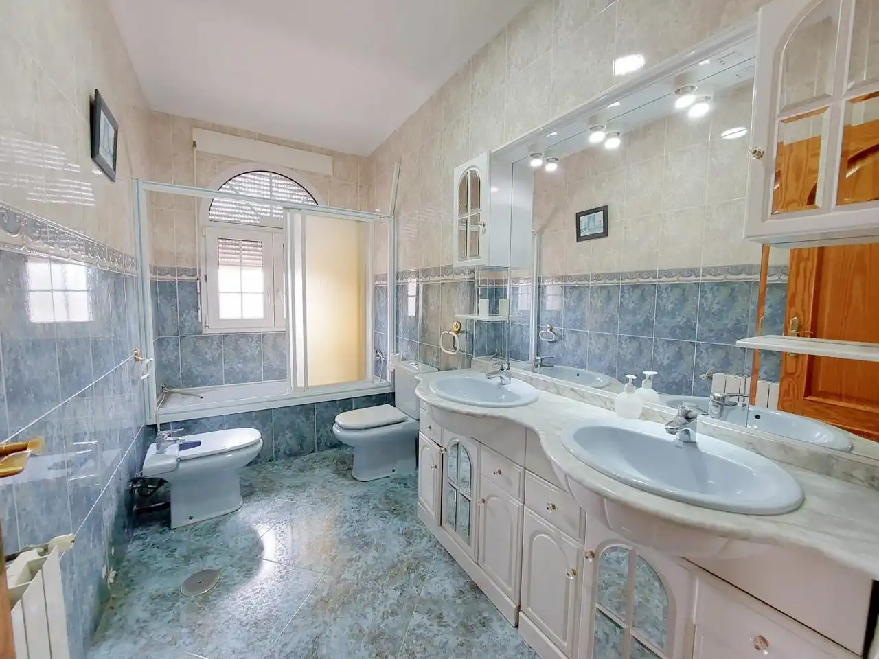 Baño de Casa o chalet en venta en Elche / Elx con Aire acondicionado y Jardín privado
