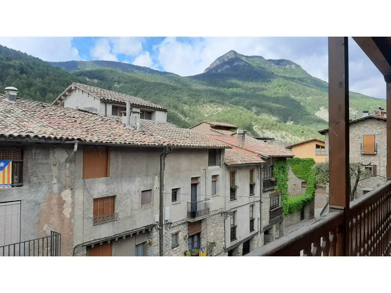 Vista exterior de Dúplex en venta en Bagà con Balcón