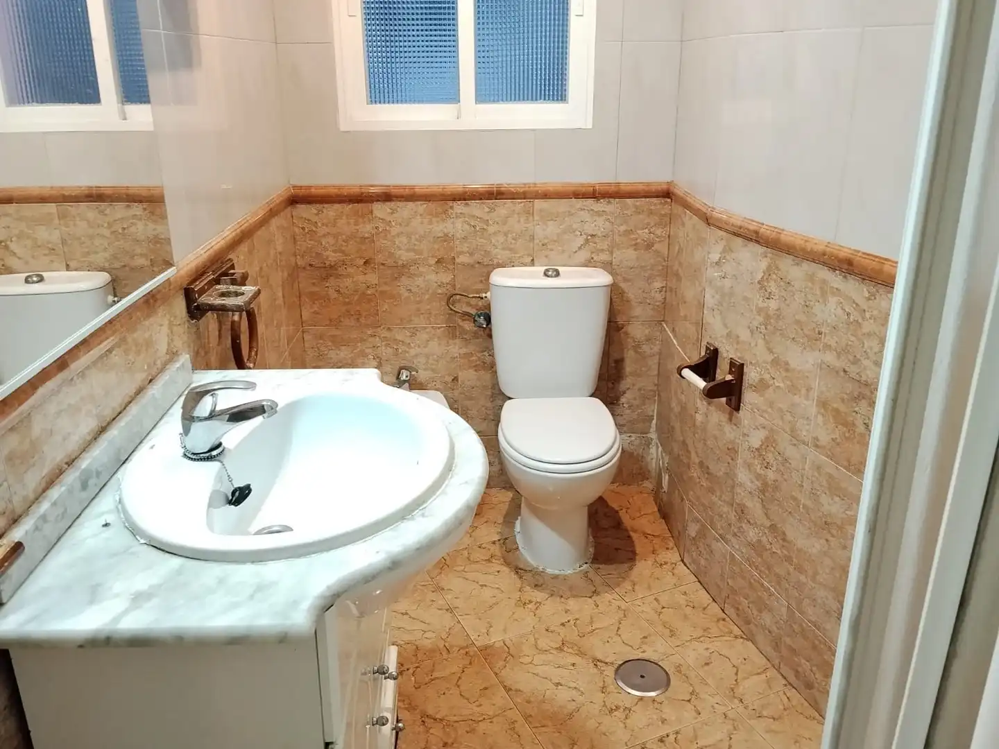 Bathroom of Flat for sale in Talavera de la Reina