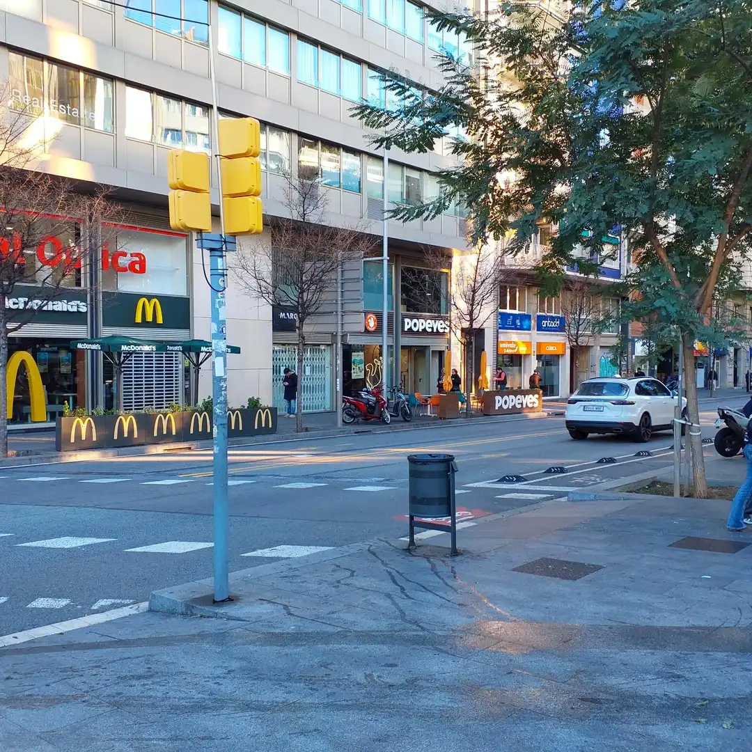 Vista exterior de Local de lloguer en  Barcelona Capital