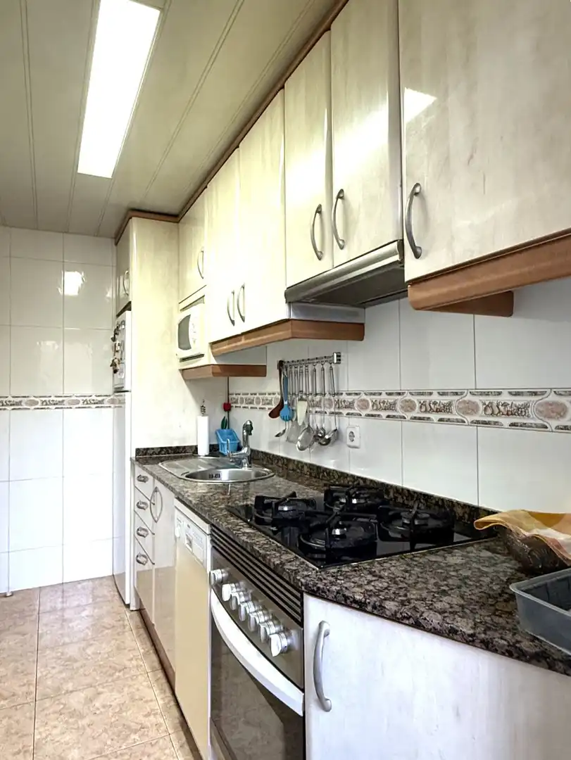 Cuina de Pis en venda en Sant Boi de Llobregat amb Aire condicionat, Calefacció i Terrassa
