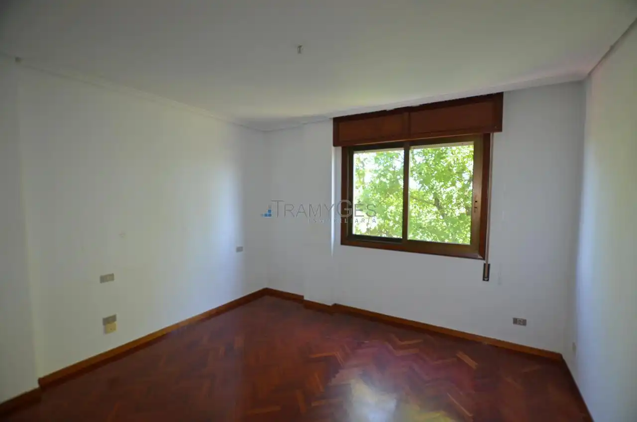 Habitación de Piso en venta en Tui con Calefacción, Parquet y Trastero