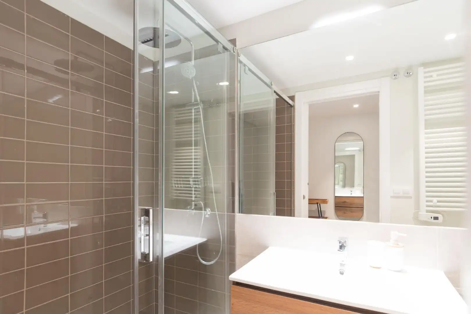 Badezimmer von Wohnungen zur Miete in Madrid