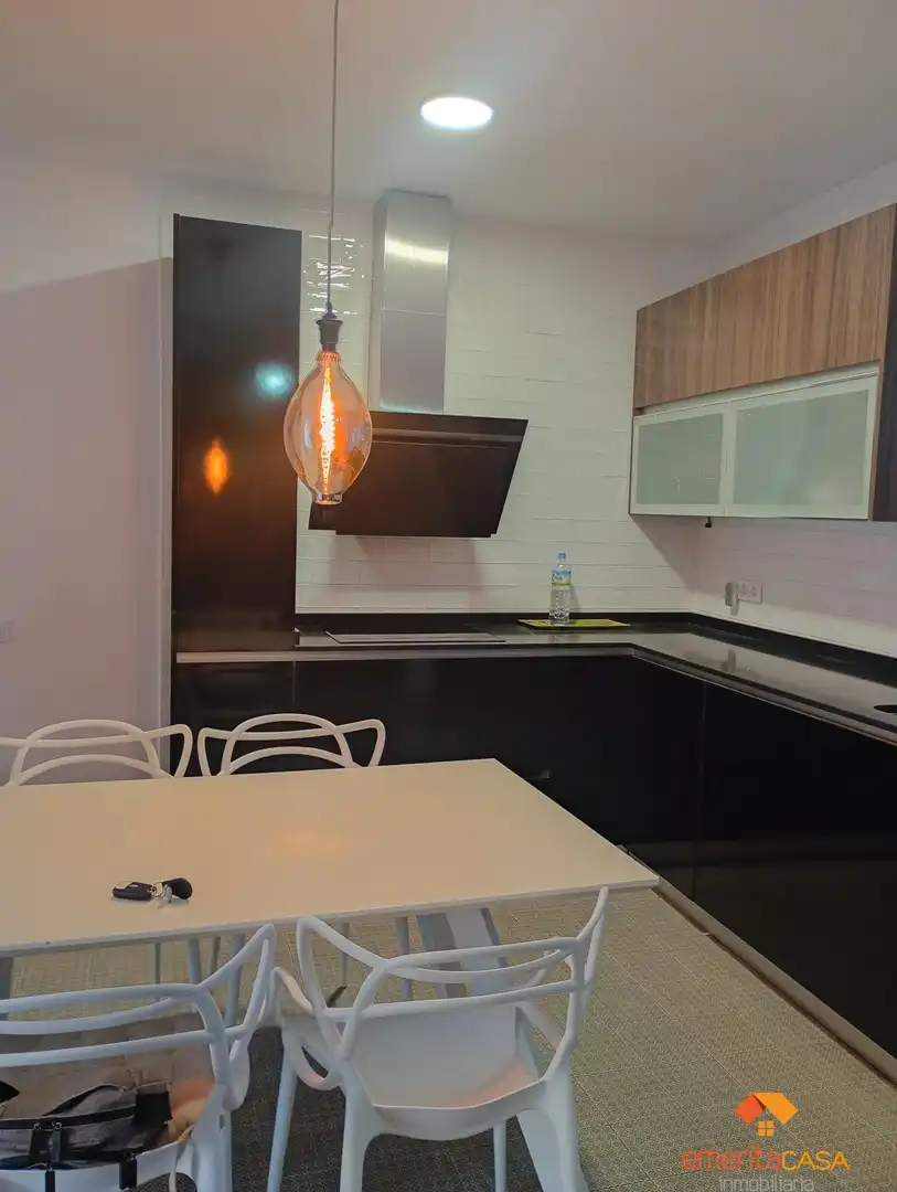 Cuina de Apartament en venda en Cáceres amb Aire condicionat, Terrassa i Traster