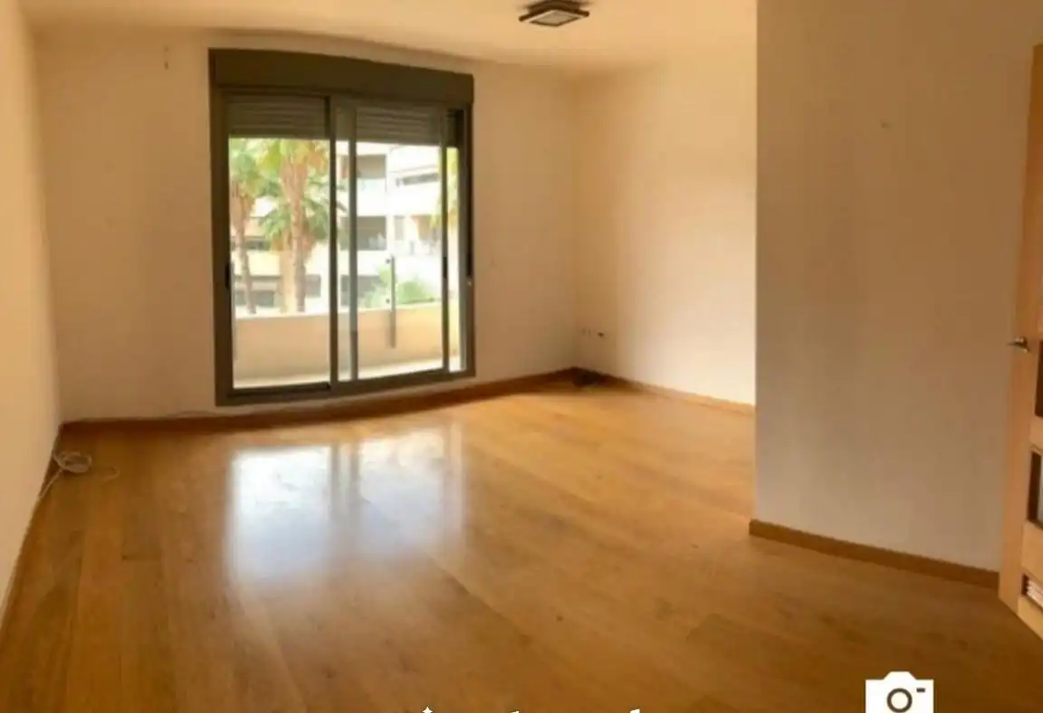 Flat with pool to rent in Avenida Sta. María de Trassierra