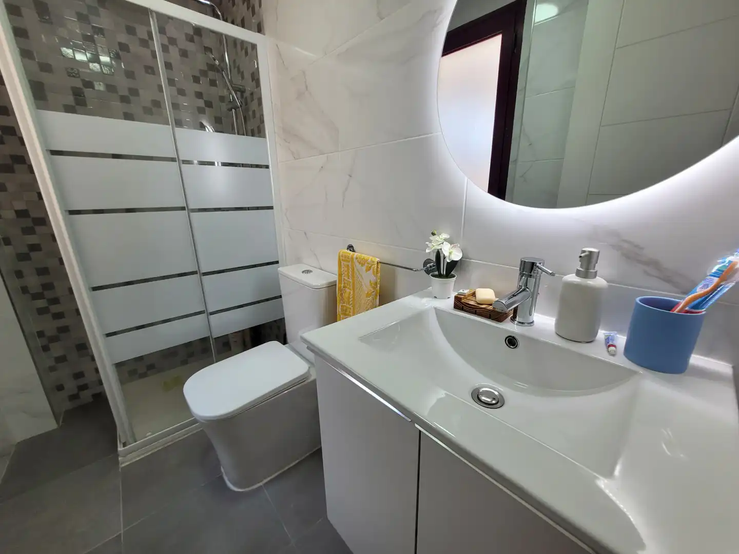 Bathroom of Duplexes for sale in Poniente