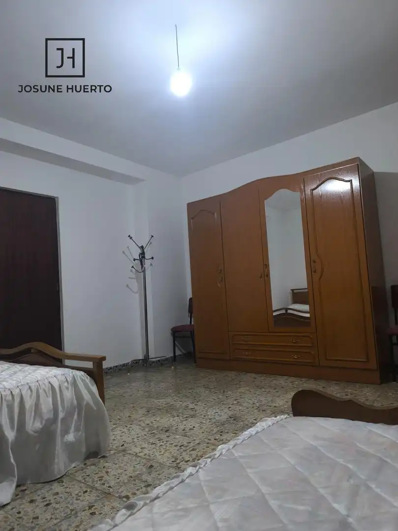 Dormitori de Finca rústica en venda en Esparragosa de la Serena amb Moblat