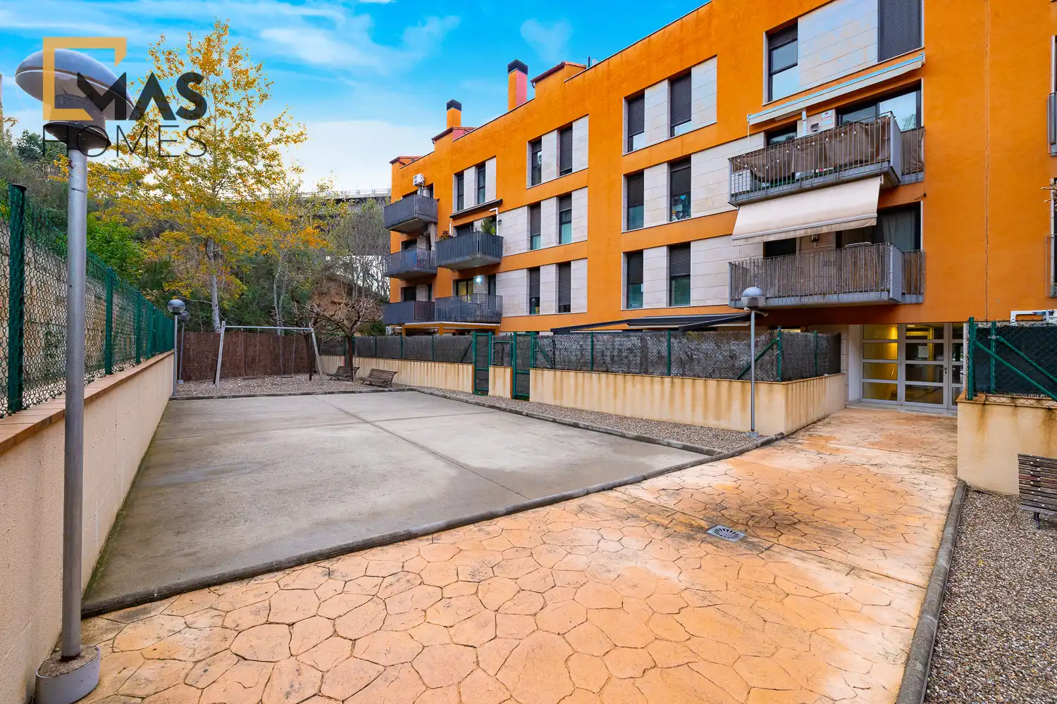 Vista exterior de Pis en venda en Martorell amb Aire condicionat, Calefacció i Balcó