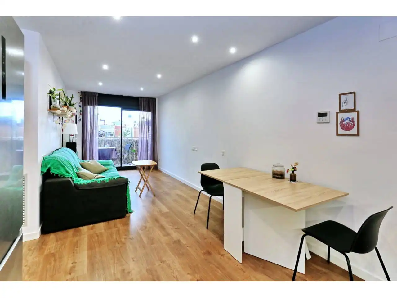 Wohnzimmer von Wohnung zum Verkauf in Barcelona mit Klimaanlage, Heizung und Parkett