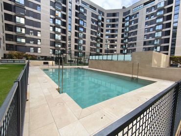 Pis amb piscina en venda a Avenida de las Suertes