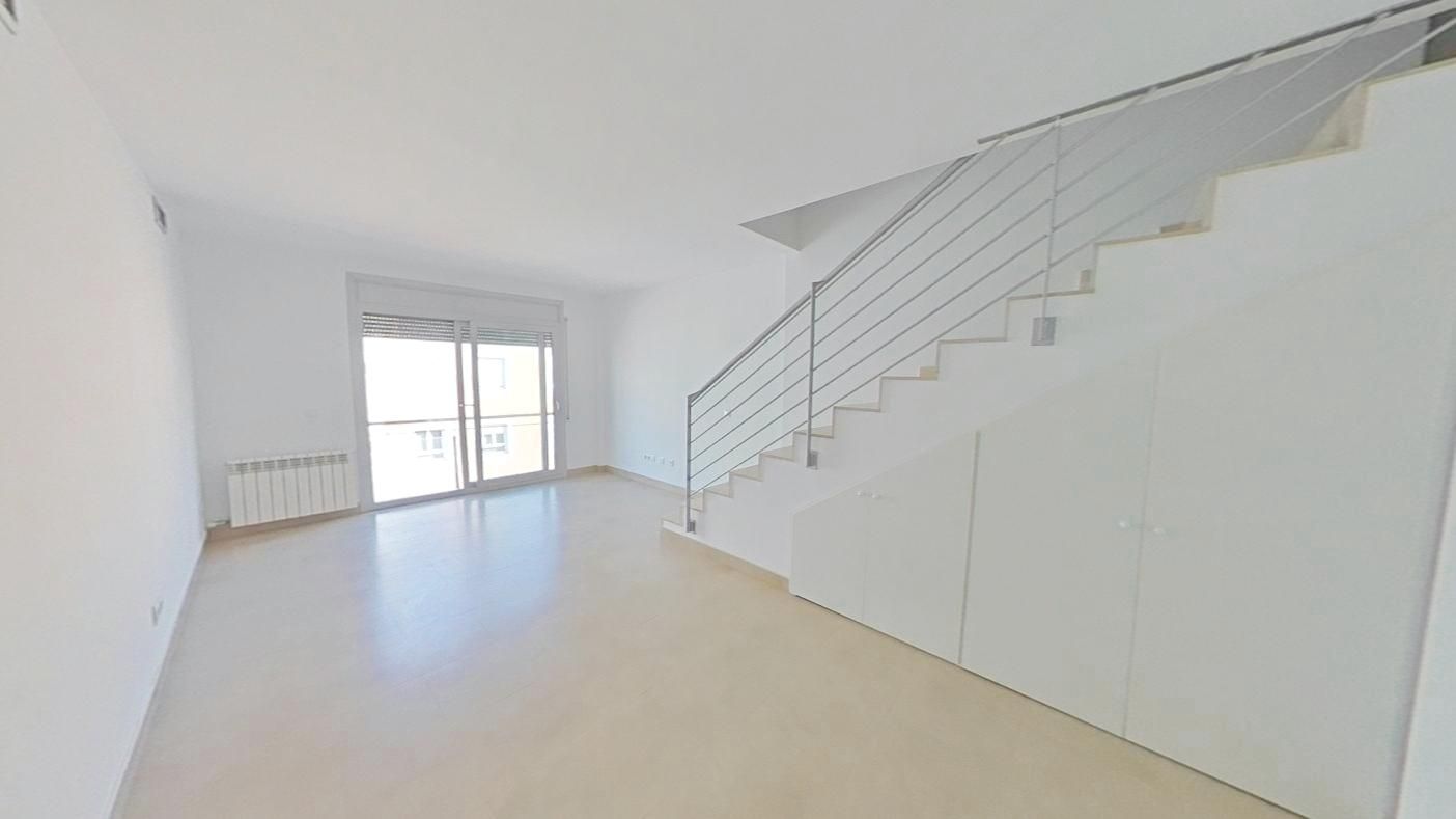 Duplex for sale in Girona Capital  with Air Conditioner and Terrace