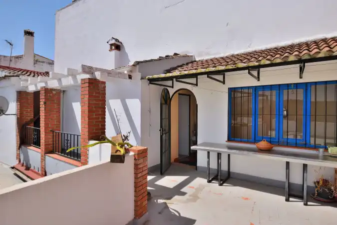 Vista exterior de Casa adosada en venta en Benaoján con Calefacción, Terraza y Jacuzzi