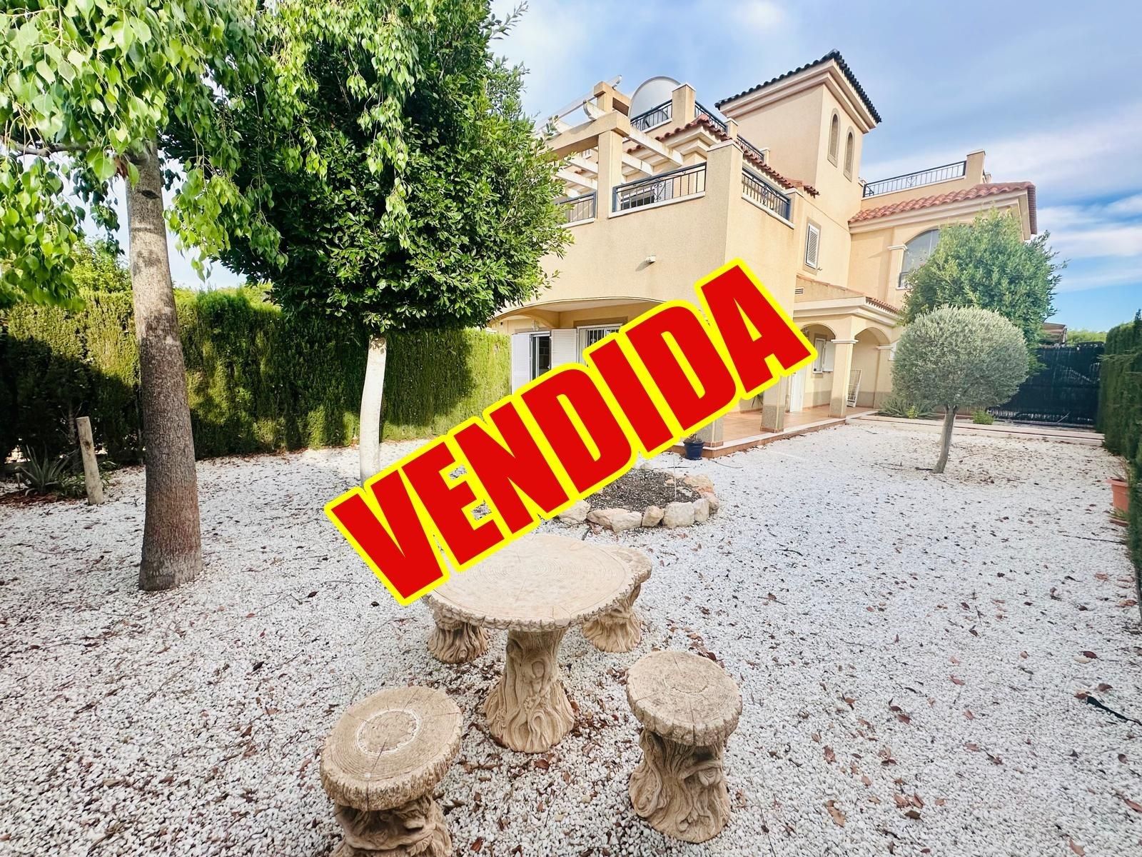 Jardí de Dúplex en venda en Pilar de la Horadada amb Terrassa i Piscina comunitària