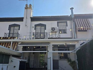 Villa con balcone in vendita a Ogíjares