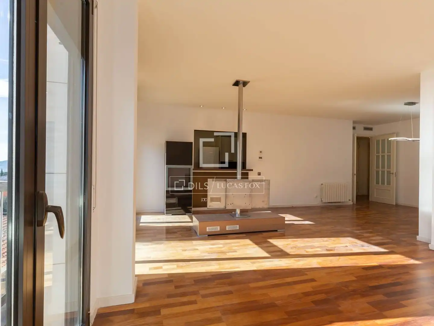 Sala de estar de Piso en venta en Sant Just Desvern con Aire acondicionado y Balcón