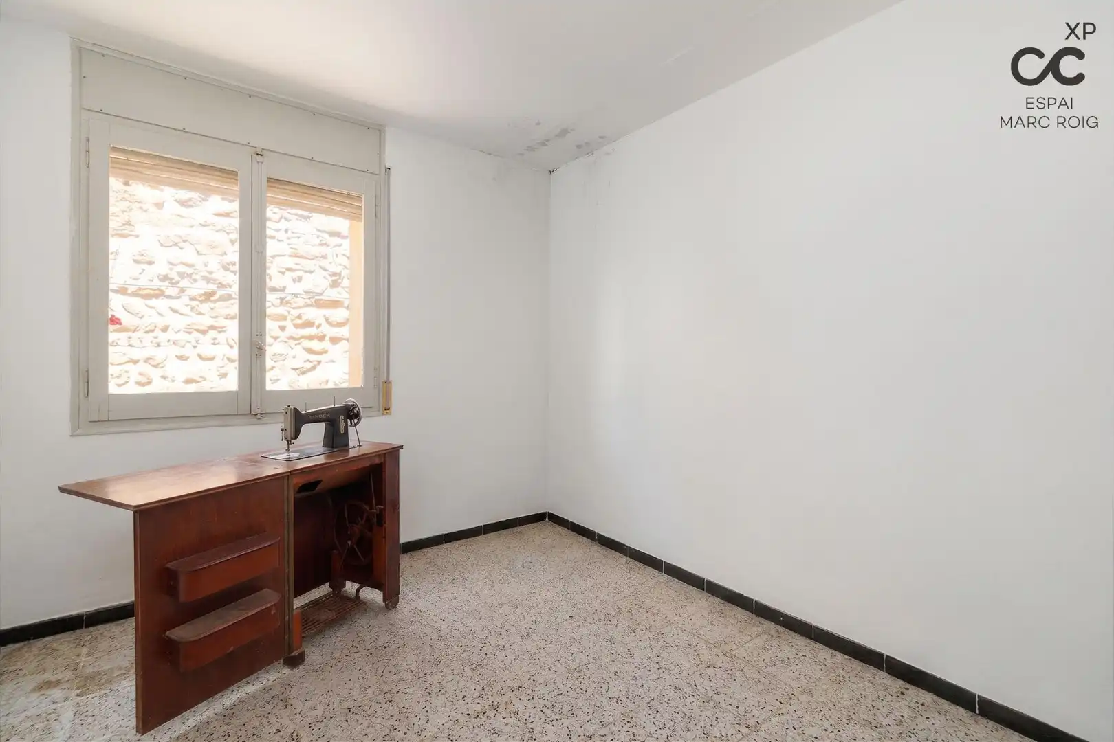 Habitación de Finca rústica en venta en Navata con Calefacción, Terraza y Trastero