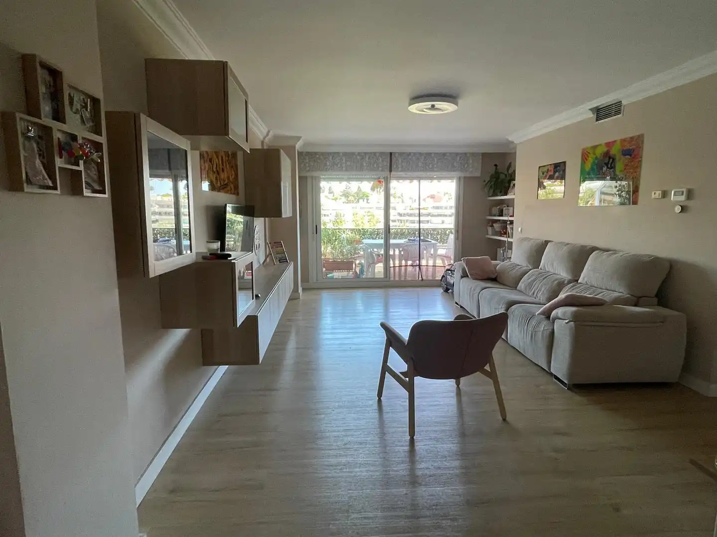 Sala d'estar de Apartament en venda en Marbella amb Terrassa, Traster i Moblat