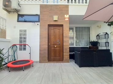Casa a schiera con balcone in vendita a Calle Manuel Galian