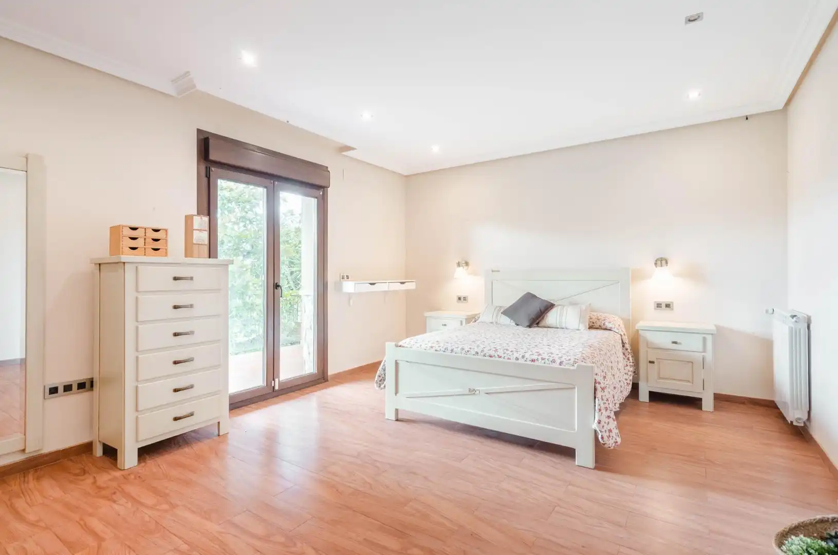 Habitación de Casa o chalet en venta en Santo Adriano con Calefacción, Piscina y Alarma