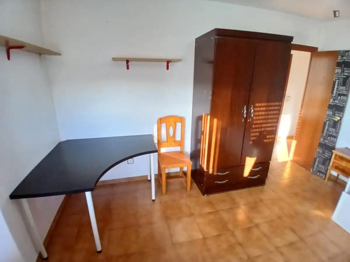 Dormitori de Apartament per a compartir en Valladolid amb Moblat, Forn i Rentadora
