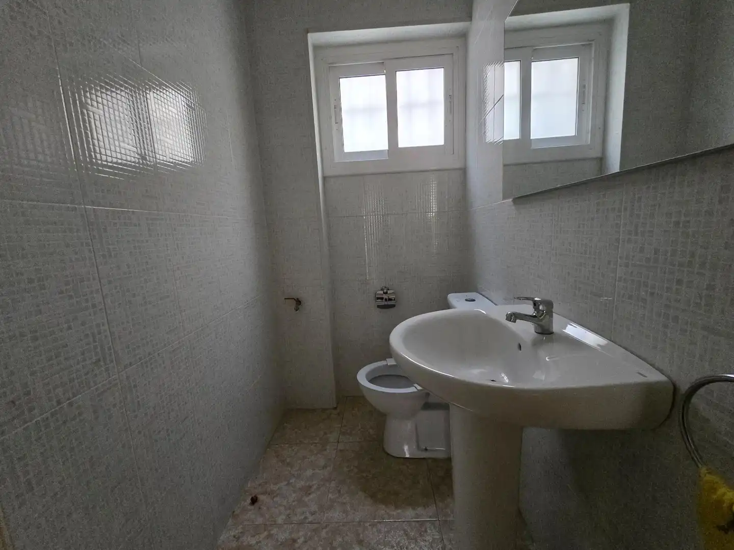 Bathroom of Commercial properties for rent in La Ràpita