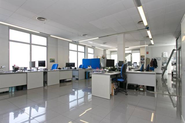 Local comercial en Alquiler en Carrer BRASIL en Font Verda