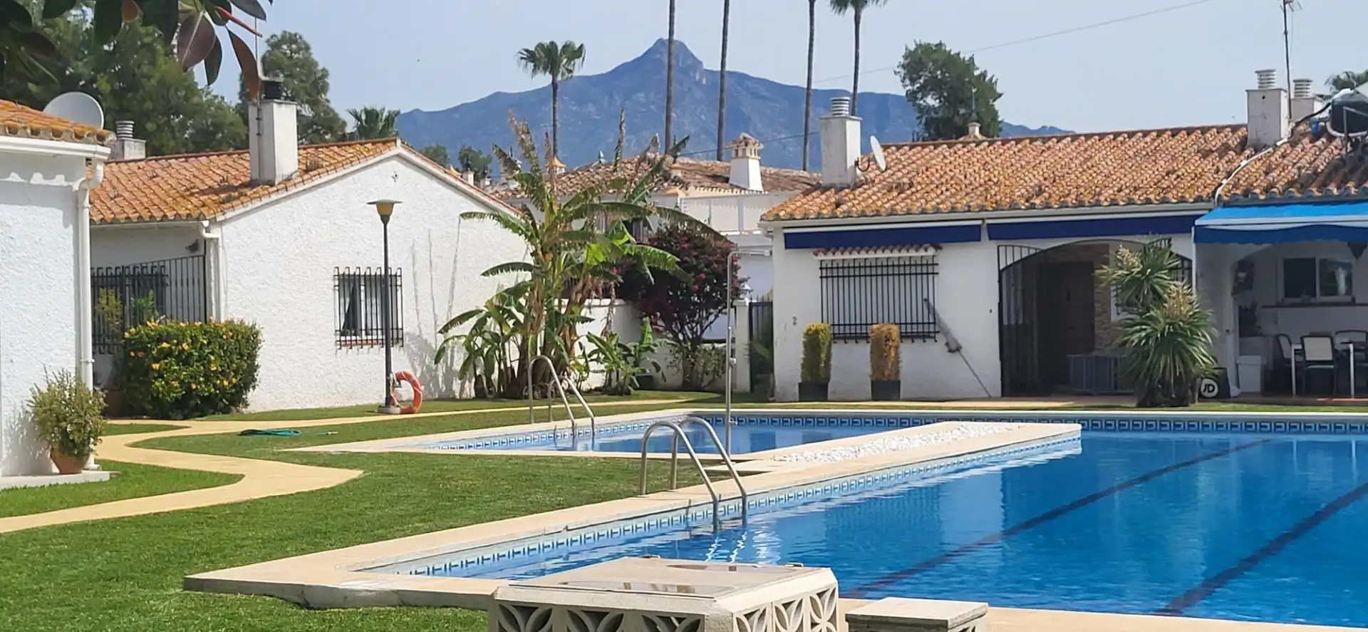 Jardín de Casa adosada en venta en Marbella con Piscina comunitaria