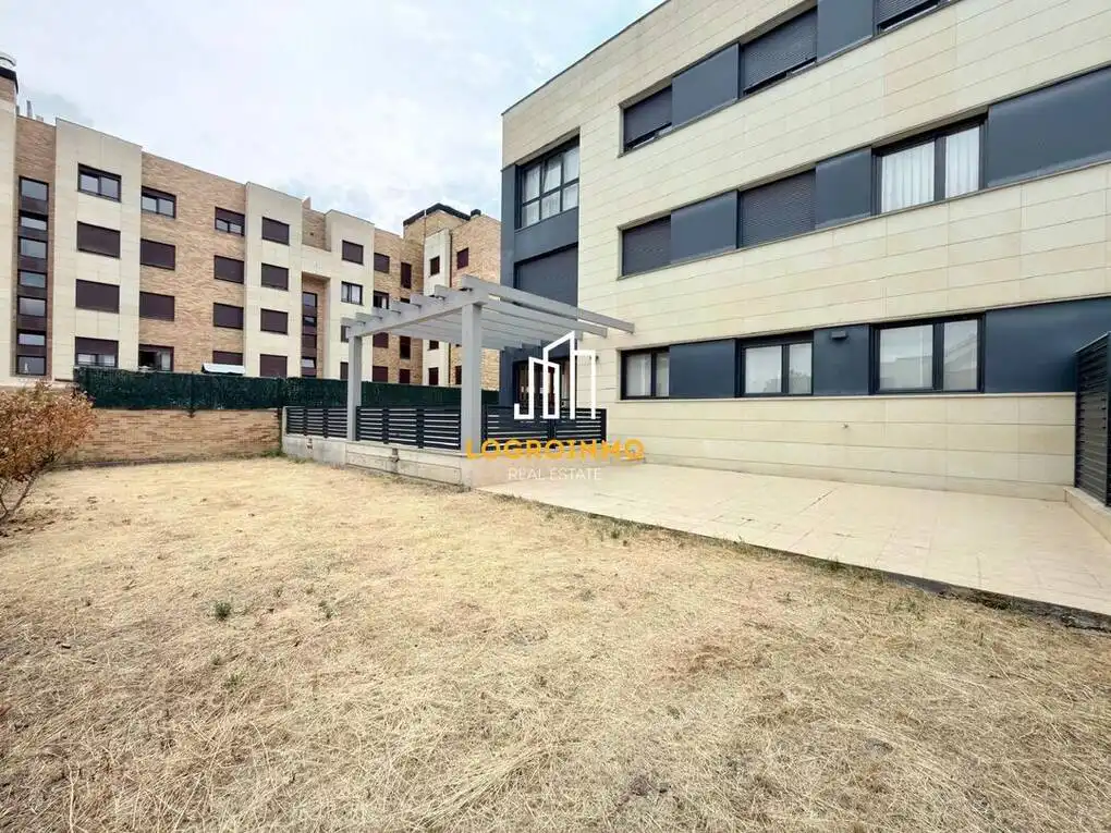 Exterior view of Flat for sale in  Logroño  with Air Conditioner, Heating and Private garden