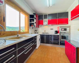 Cuina de Casa o xalet en venda en Chera amb Calefacció, Terrassa i Traster