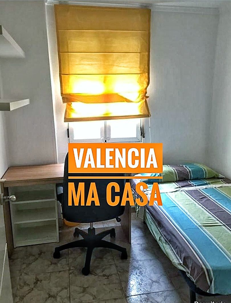 Dormitori de Pis de lloguer en  Valencia Capital amb Aire condicionat i Moblat