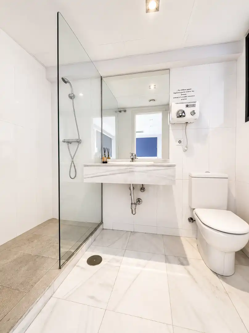 Baño de Dúplex en venta en Alcobendas con Aire acondicionado y Domótica