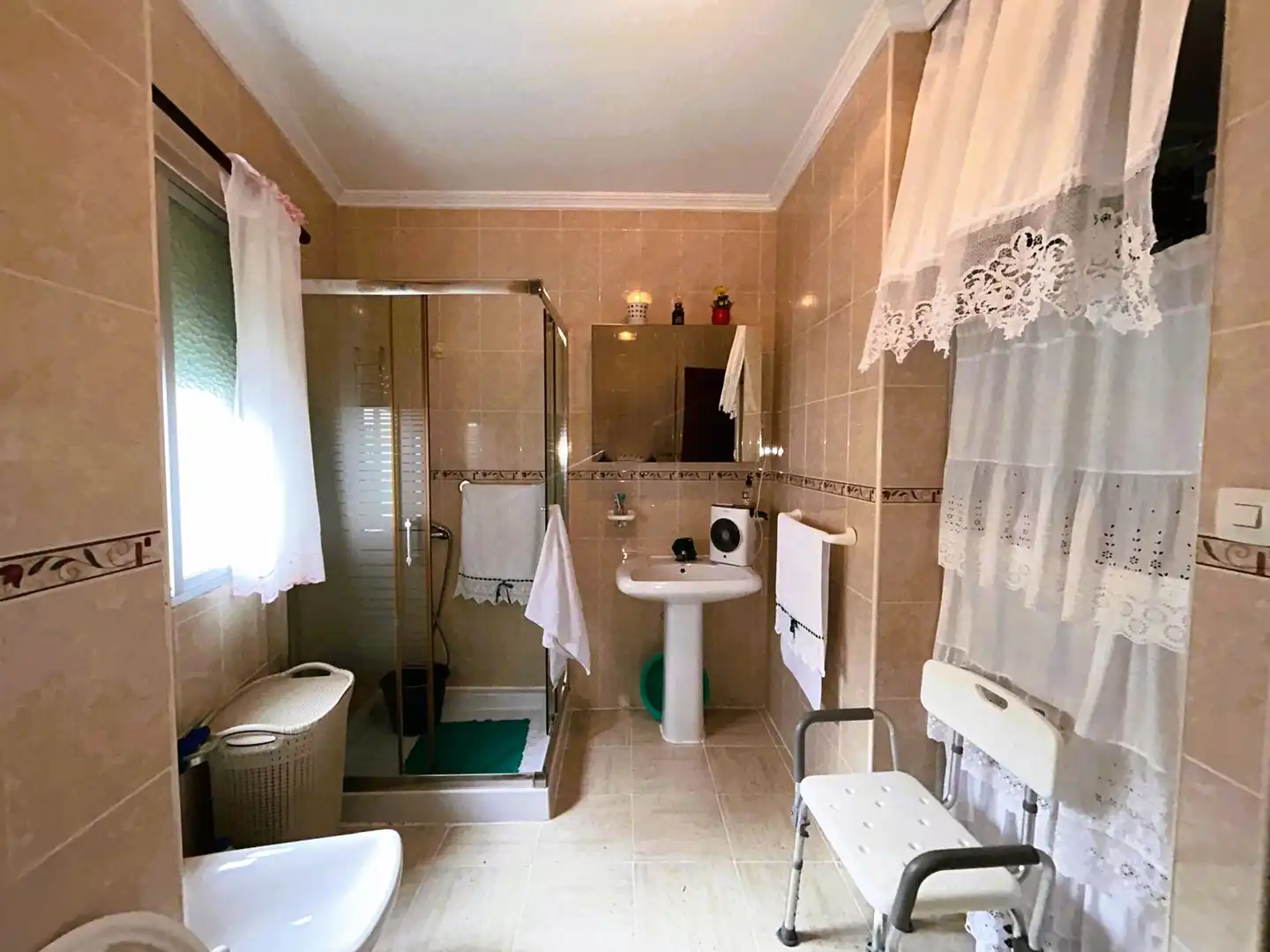 Bathroom of Detached homes for sale in Umbrete  with Air Conditioner, Terrace and Storage room
