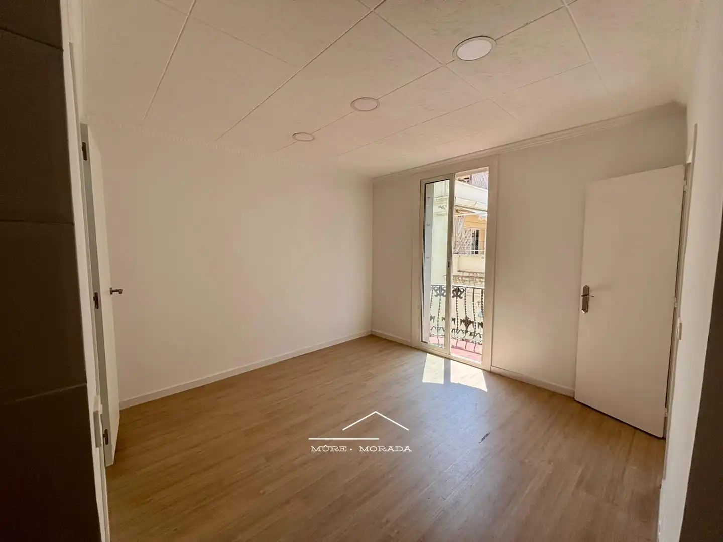 Bedroom of Flat for sale in Barcelona  with Parquet flooring and Terrace