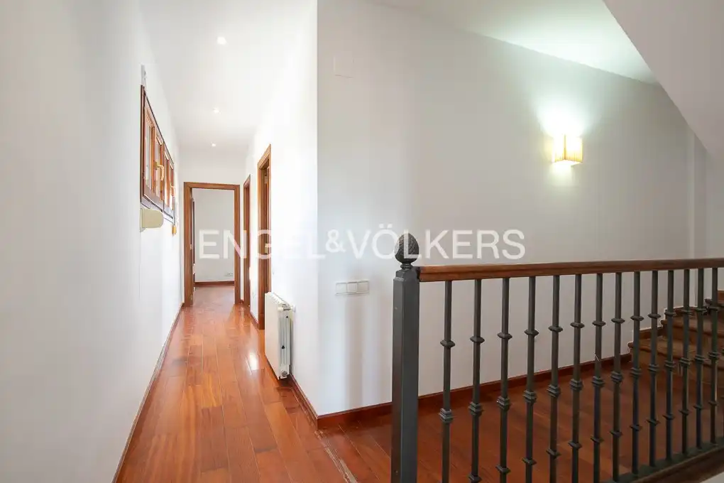 Casa o chalet de alquiler en L'Eliana con Aire acondicionado, Calefacción y Jardín privado