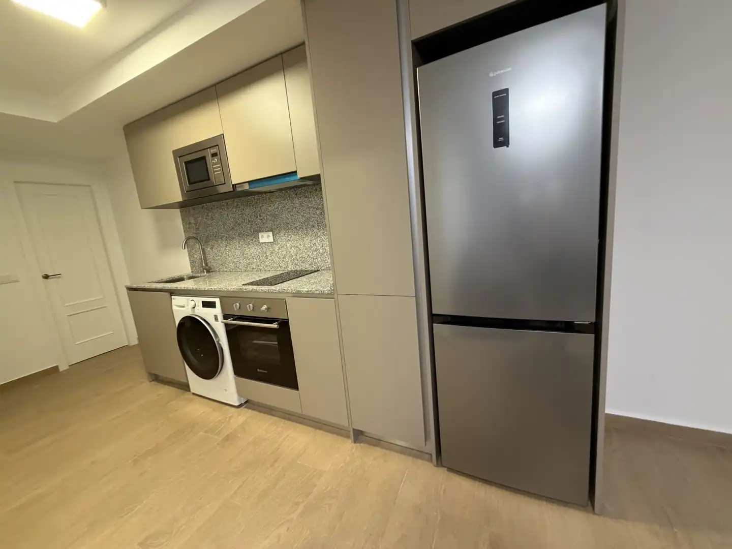Apartament amb ascensor de lloguer a RAMON Y CAJAL, imagen 2