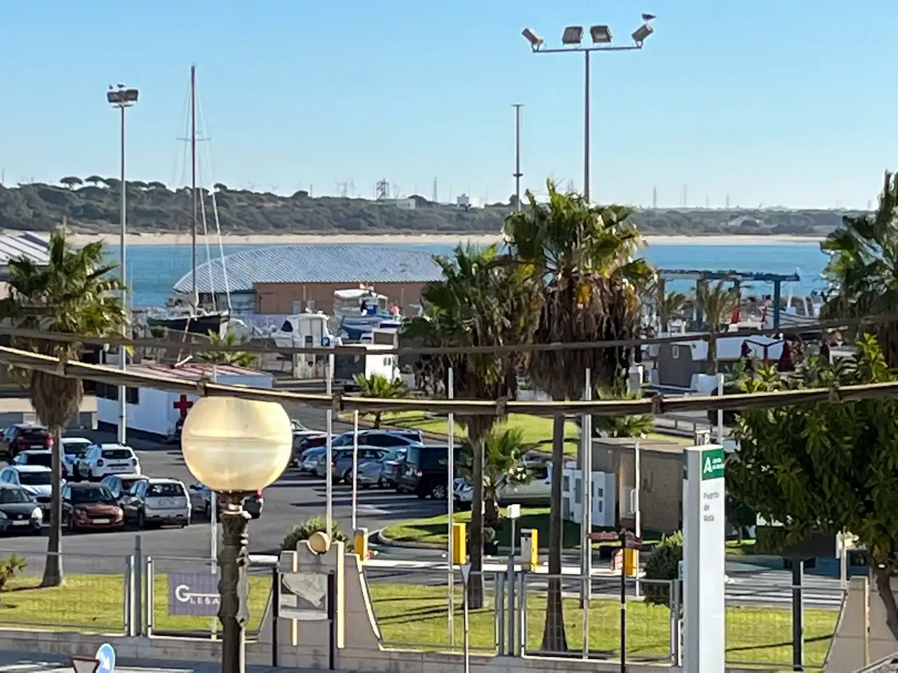 Vista exterior de Garaje en venta en Rota