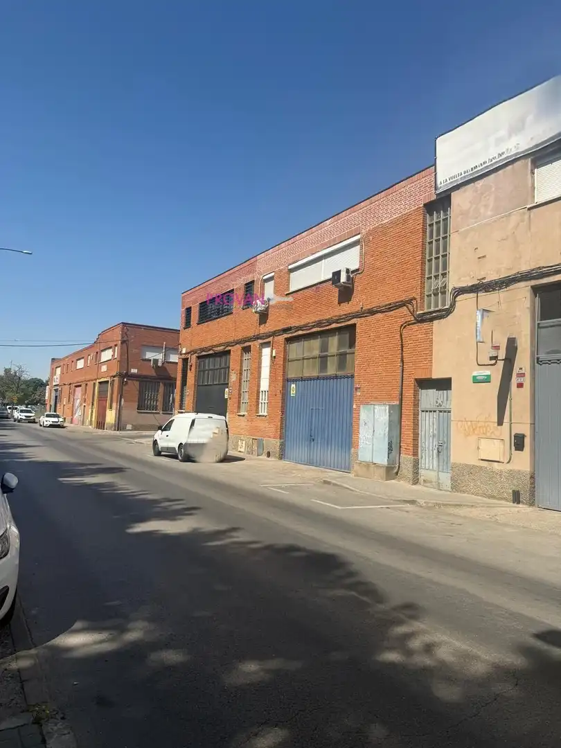 Nave industrial en venta en Parque Cataluña