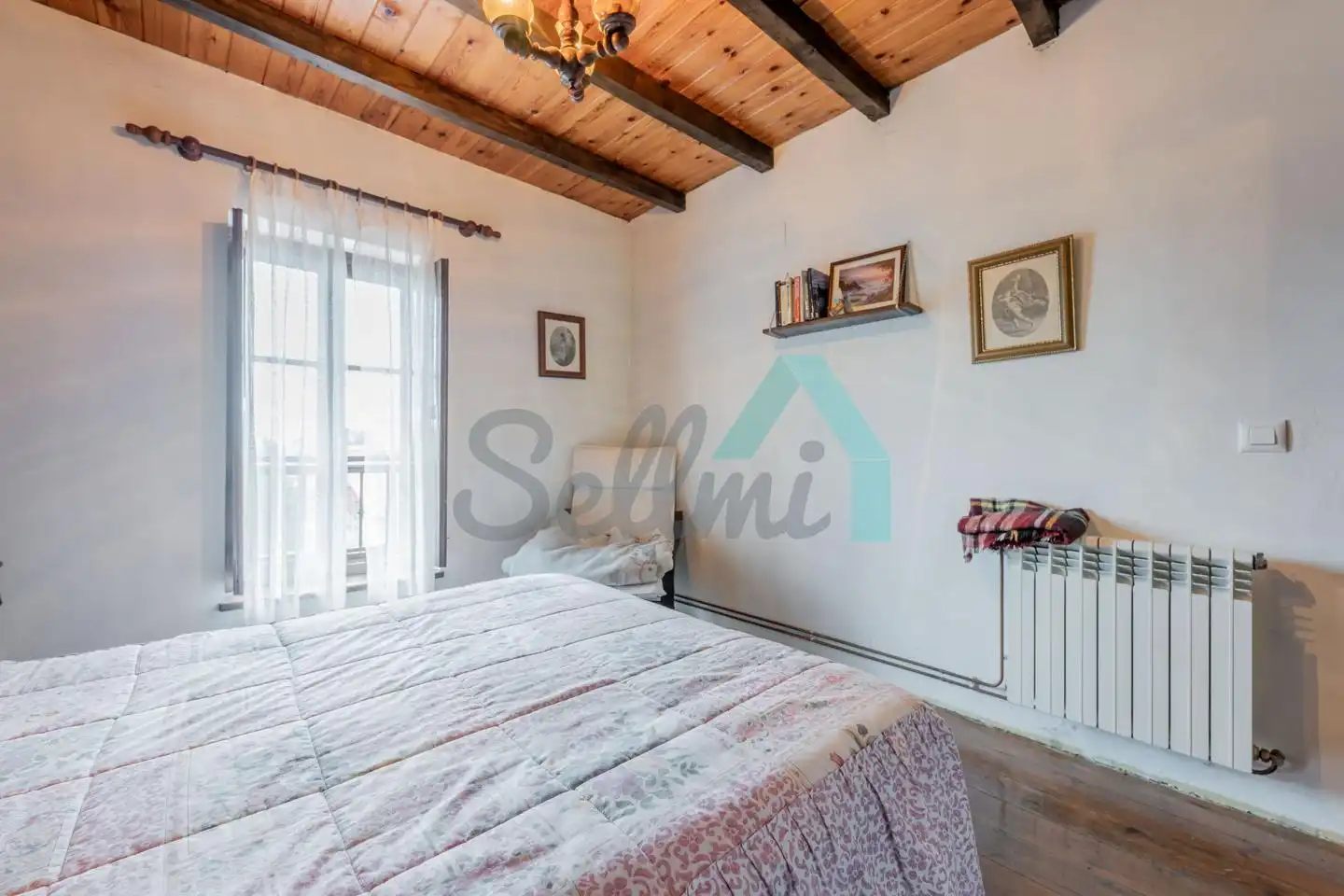 Dormitori de Casa o xalet en venda en Llanes amb Calefacció, Jardí privat i Parquet