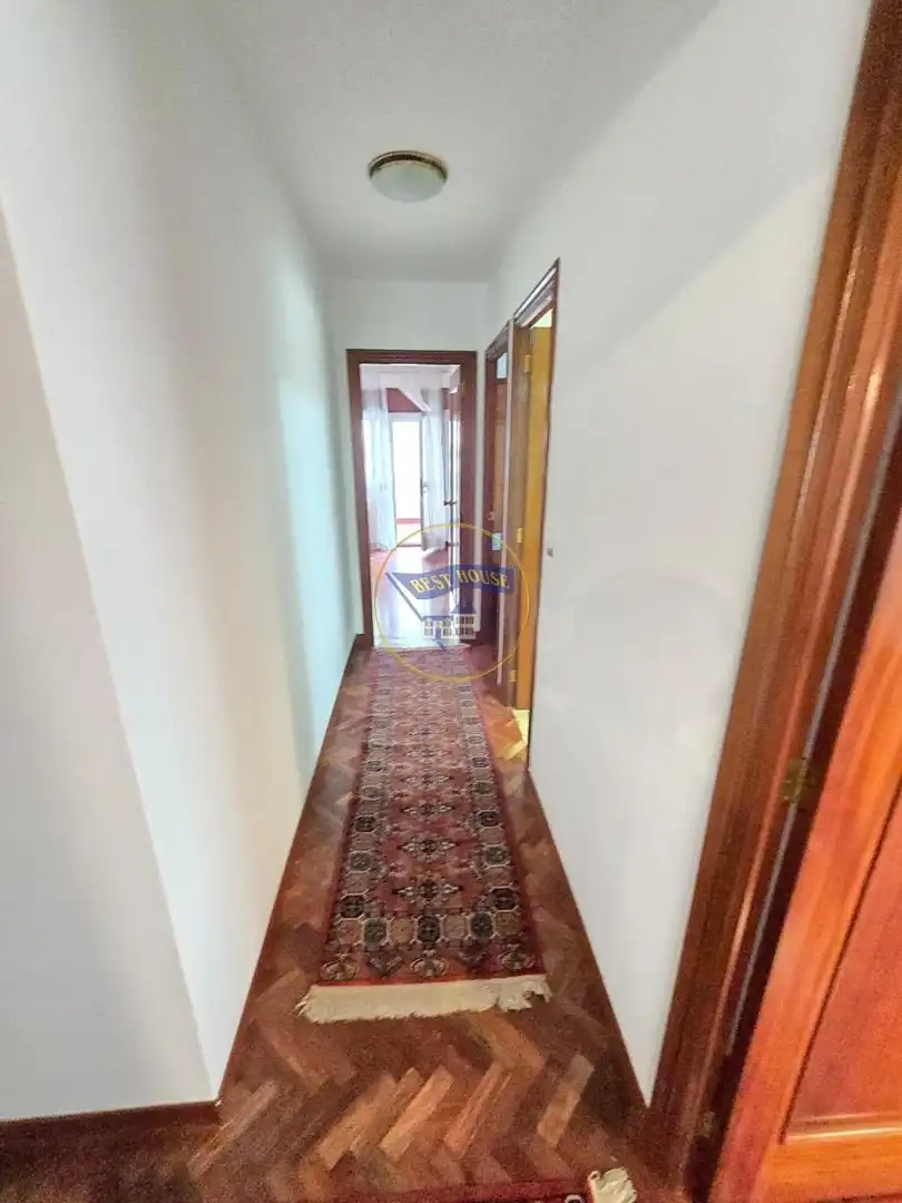 Piso en venta en Vigo  con Calefacción, Parquet y Terraza